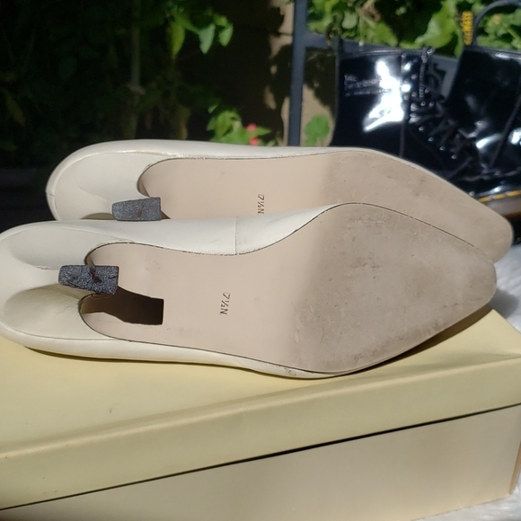 Enzo Angiolini Curio Cream Pumps 7.5N - Picture 11 of 11